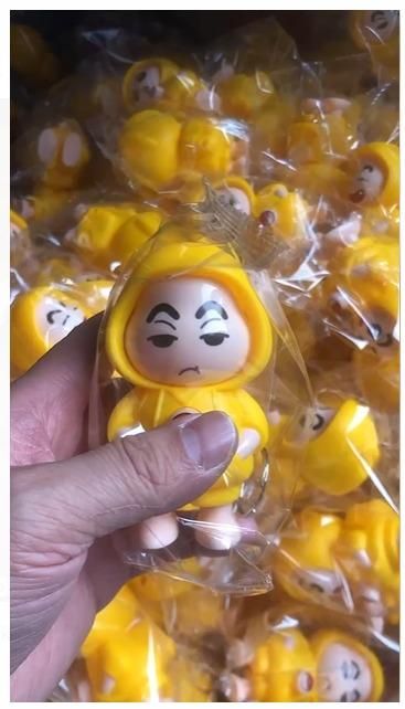 Shinchan Face Changing Keychain – Cute Anime Mood Keyring for Bags & Gifting